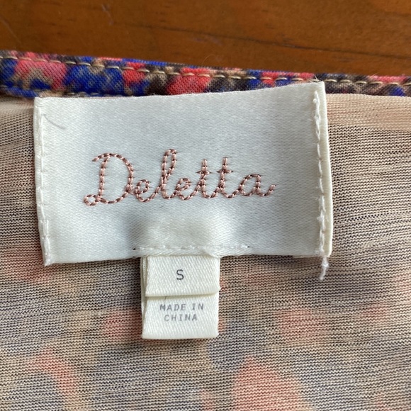 Doletta lines polyester top. - Picture 2 of 3